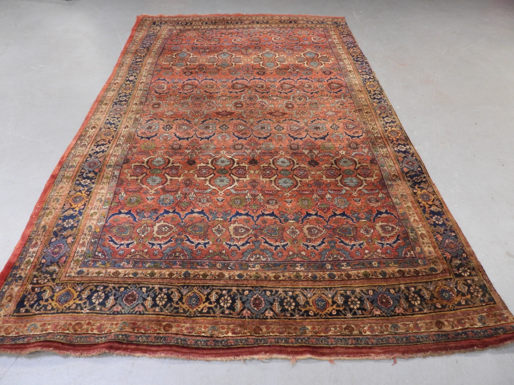 Appraisal: ANTIQUE BIDJAR QUATREFOIL PATTERN CARPET RUG PersiaCirca Repeating quatrefoil pattern