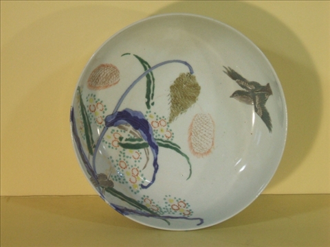 Appraisal: JAPANESE IMARI BOWL TH C Bird in flight above grain