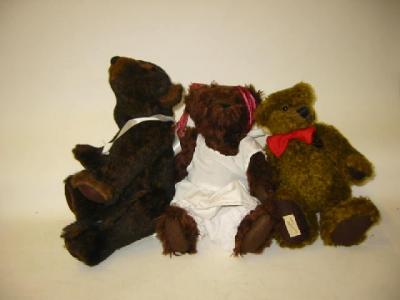 Appraisal: A Deans Rag Book teddy bear with brown plush and