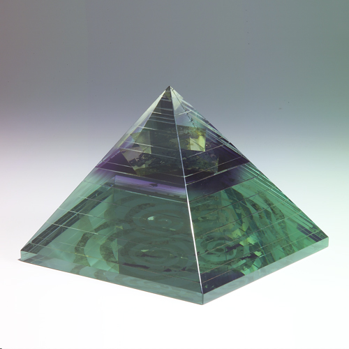 Appraisal: IVO LILL Etched glass pyramid sculpture in green gold and