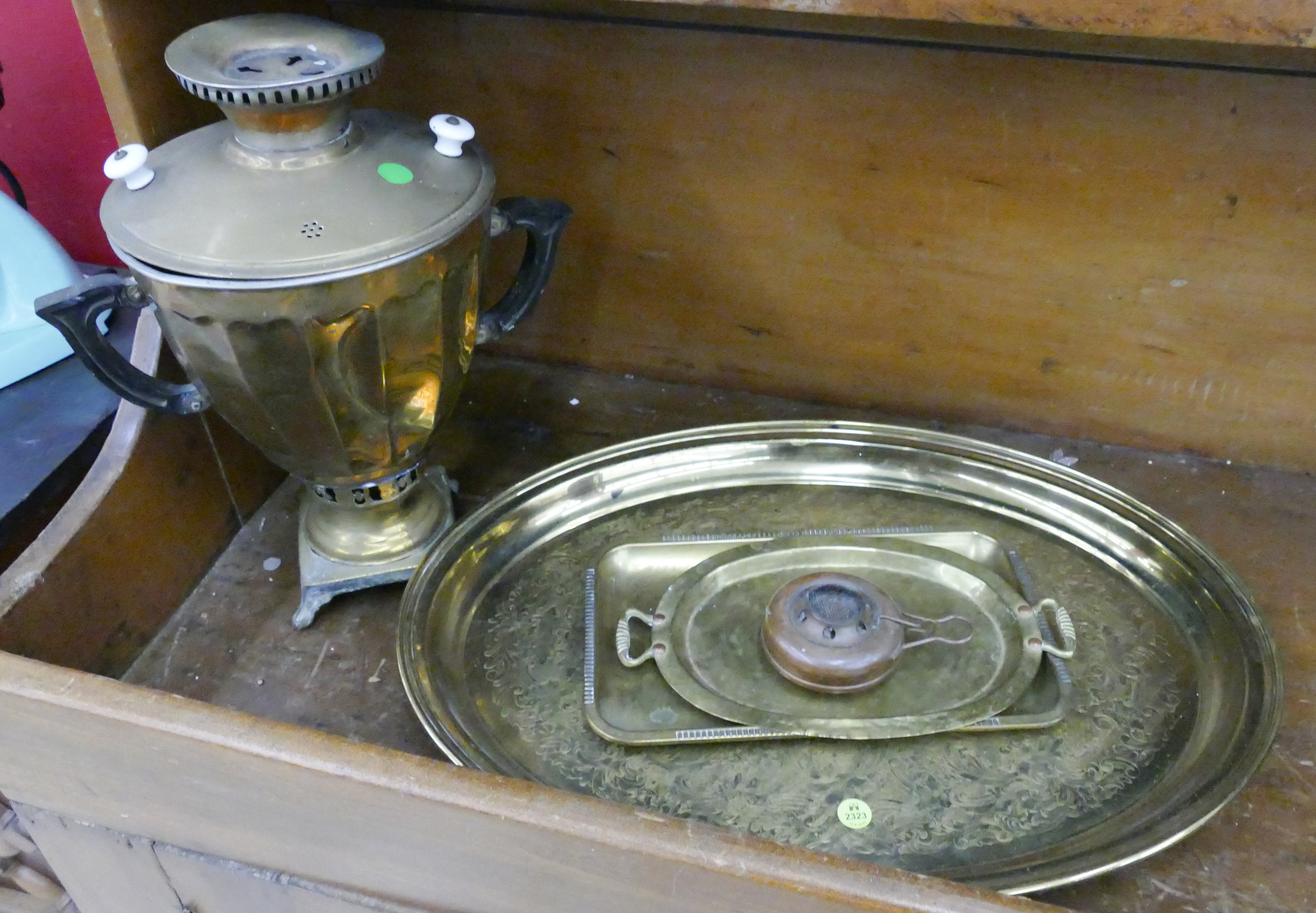 Appraisal: pc Old Brass Trays and Samovar- largest ''