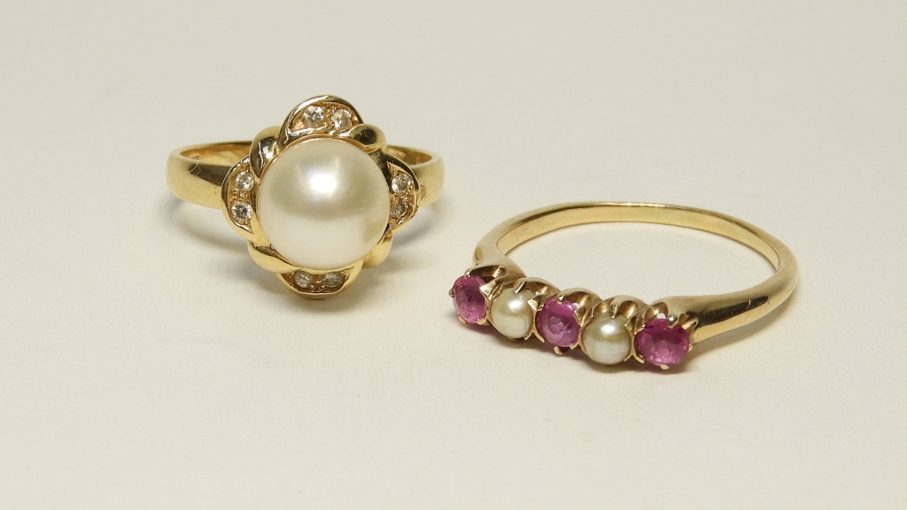 Appraisal: PC K GOLD DIAMOND PEARL ESTATE RINGS th CenturyEstate K