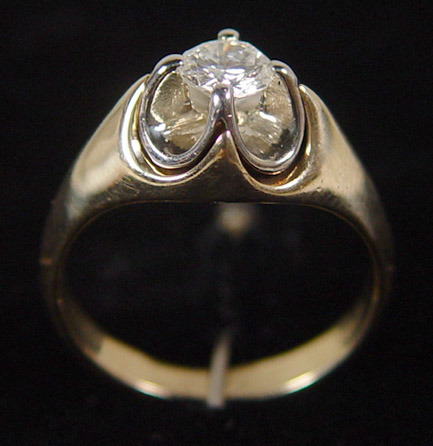 Appraisal: k Yellow Gold Gentleman's Diamond Ring carat round diamond I