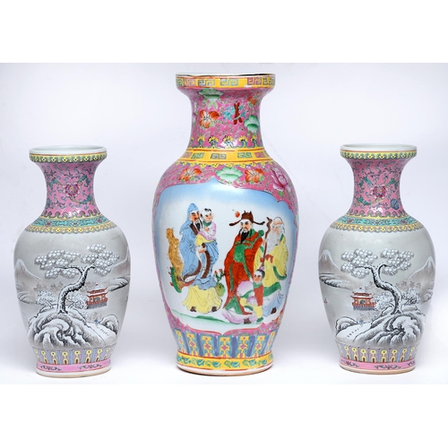 Appraisal: A pair of Chinese pink bordered famille rose vases late