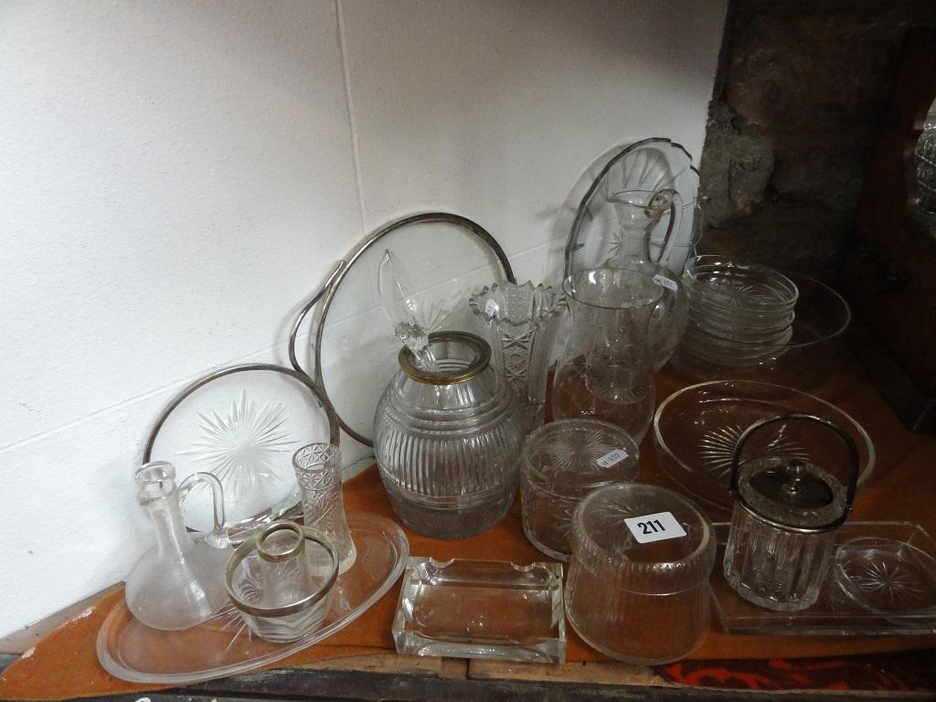 Appraisal: A collection of th century and other glassware including a