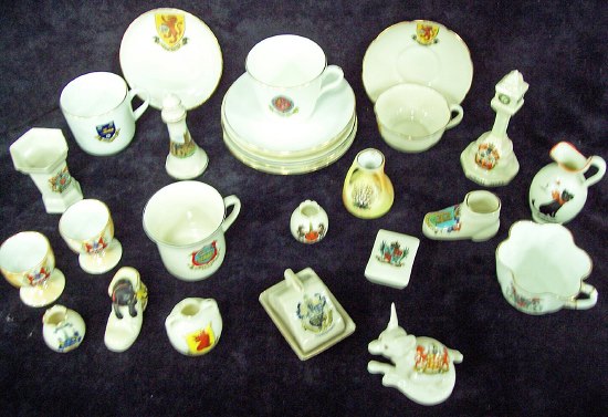 Appraisal: A quantity of armorial and other china