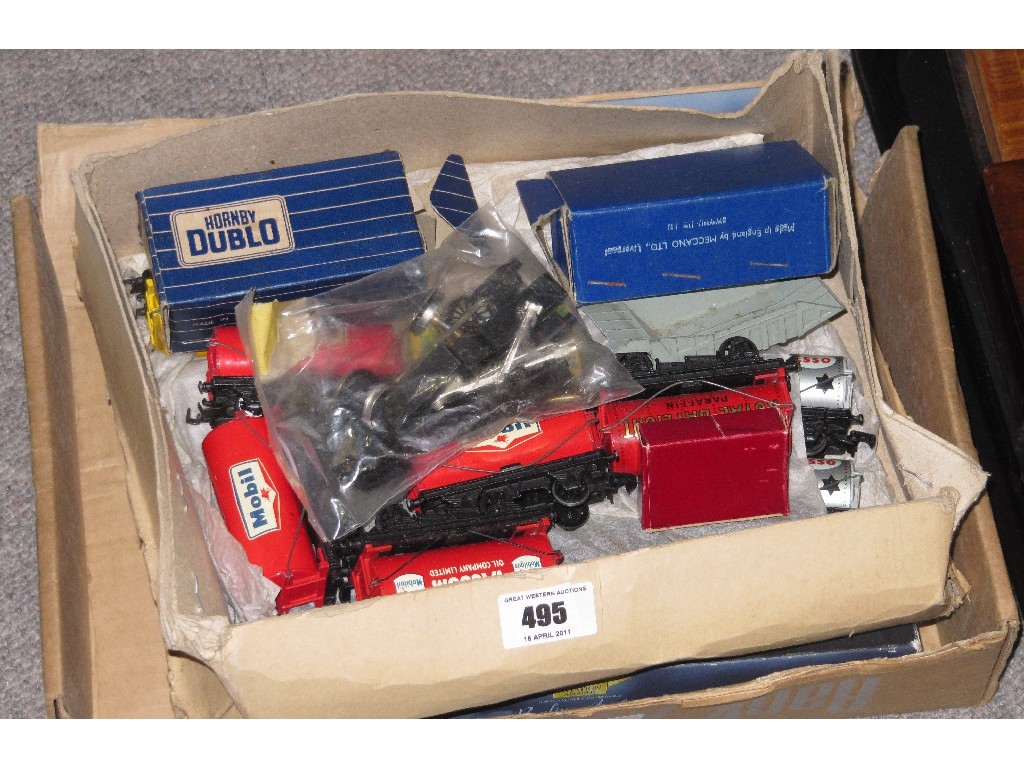 Appraisal: Lot comprising lot of Hornby model tankers and a boxed