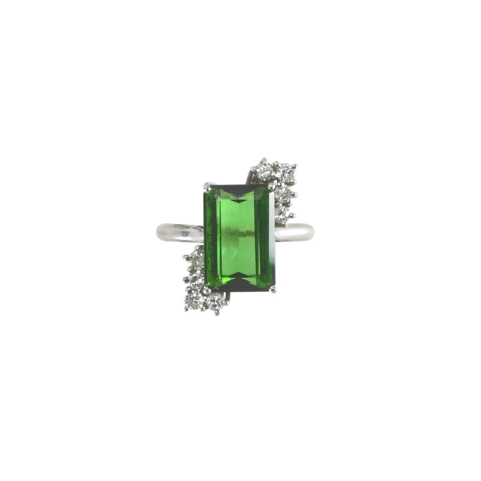 Appraisal: English k White Gold Ring set with an emerald cut