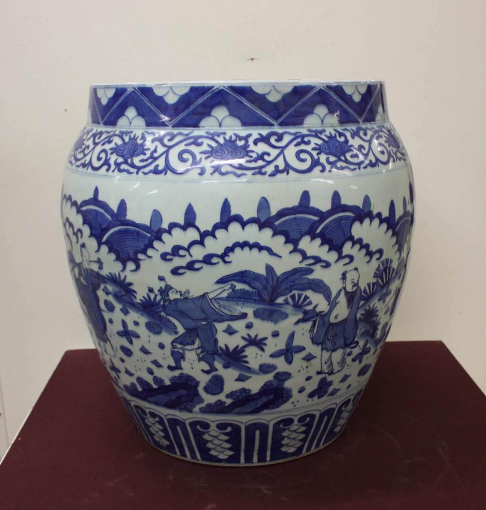 Appraisal: LARGE CHINESE BLUE UNDERGLAZE PORCELAIN FLOOR JAR six character Xuande