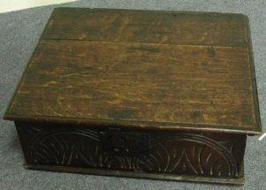 Appraisal: A th Century oak bible box hinged lid above carved