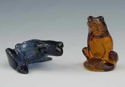 Appraisal: A Pair of Lalique Glass Frogs Charming figurines made of