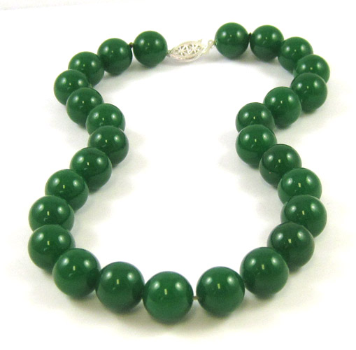 Appraisal: GREEN CHALCEDONY CHOKER NECKLACE strung with green chalcedony beads Necklace