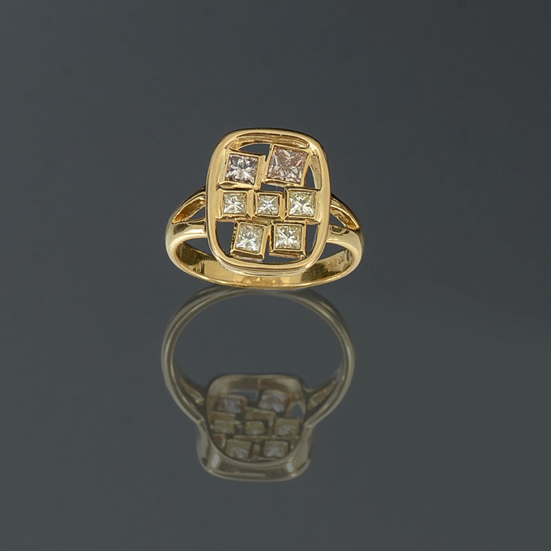 Appraisal: K DIAMOND ABSTRACT 'S DESIGNER RING square brilliant cut diamonds