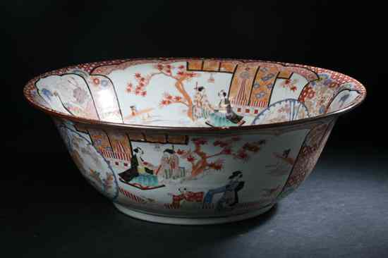 Appraisal: JAPANESE IMARI BOWL Meiji Period Figural and phoenix decoration -