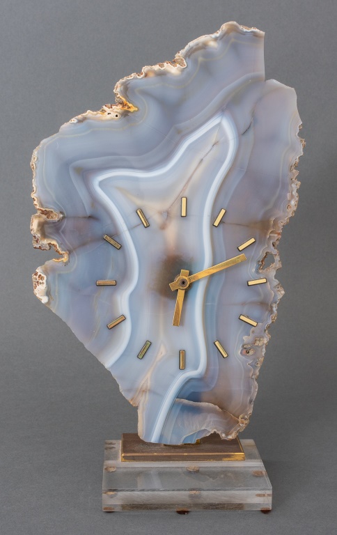 Appraisal: AGATE GEODE QUARTZ MOVEMENT TABLE CLOCK Agate geode table clock