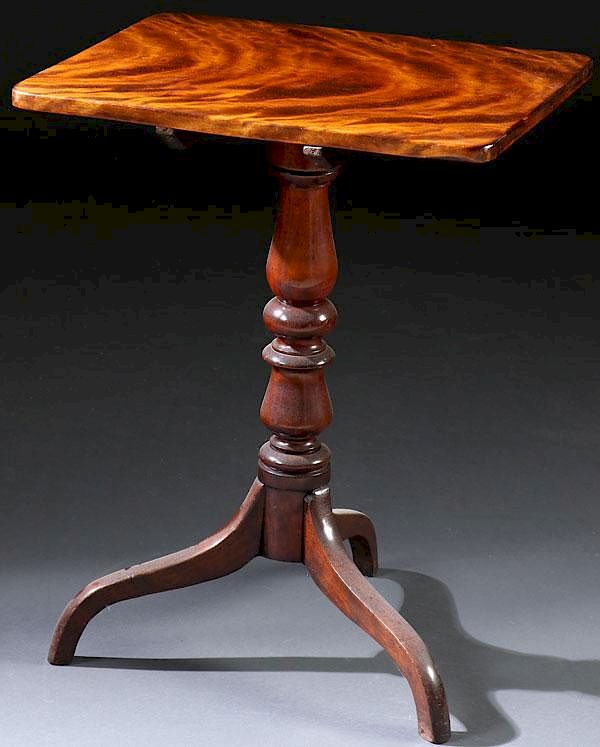 Appraisal: AN EARLY AMERICAN MAHOGANY CANDLE STAND AN EARLY AMERICAN MAHOGANY