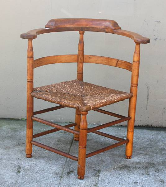 Appraisal: A Chippendale maple corner chair New England th century height