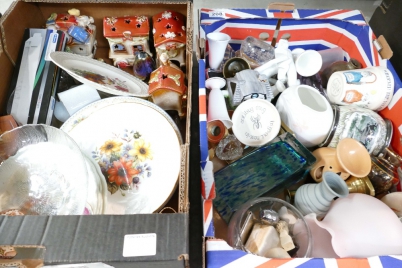 Appraisal: A collection of mixed items to include Royal Albert decorated