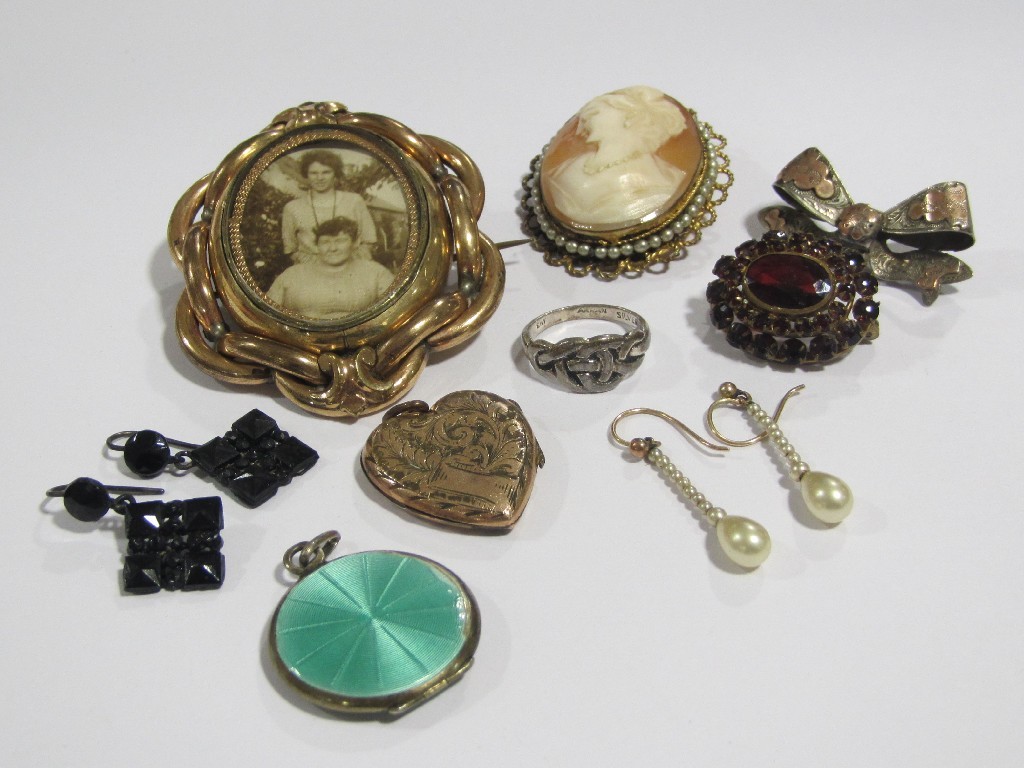 Appraisal: Lot comprising Victorian remembrance brooch heart shaped locket cameo brooch