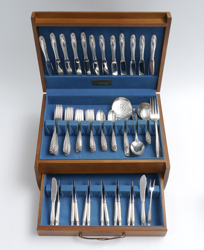 Appraisal: WALLACE STRADIVARI STERLING FLATWARE SERVICE Service for approx pieces in