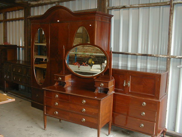 Appraisal: An Edwardian mahogany three piece bedroom suite