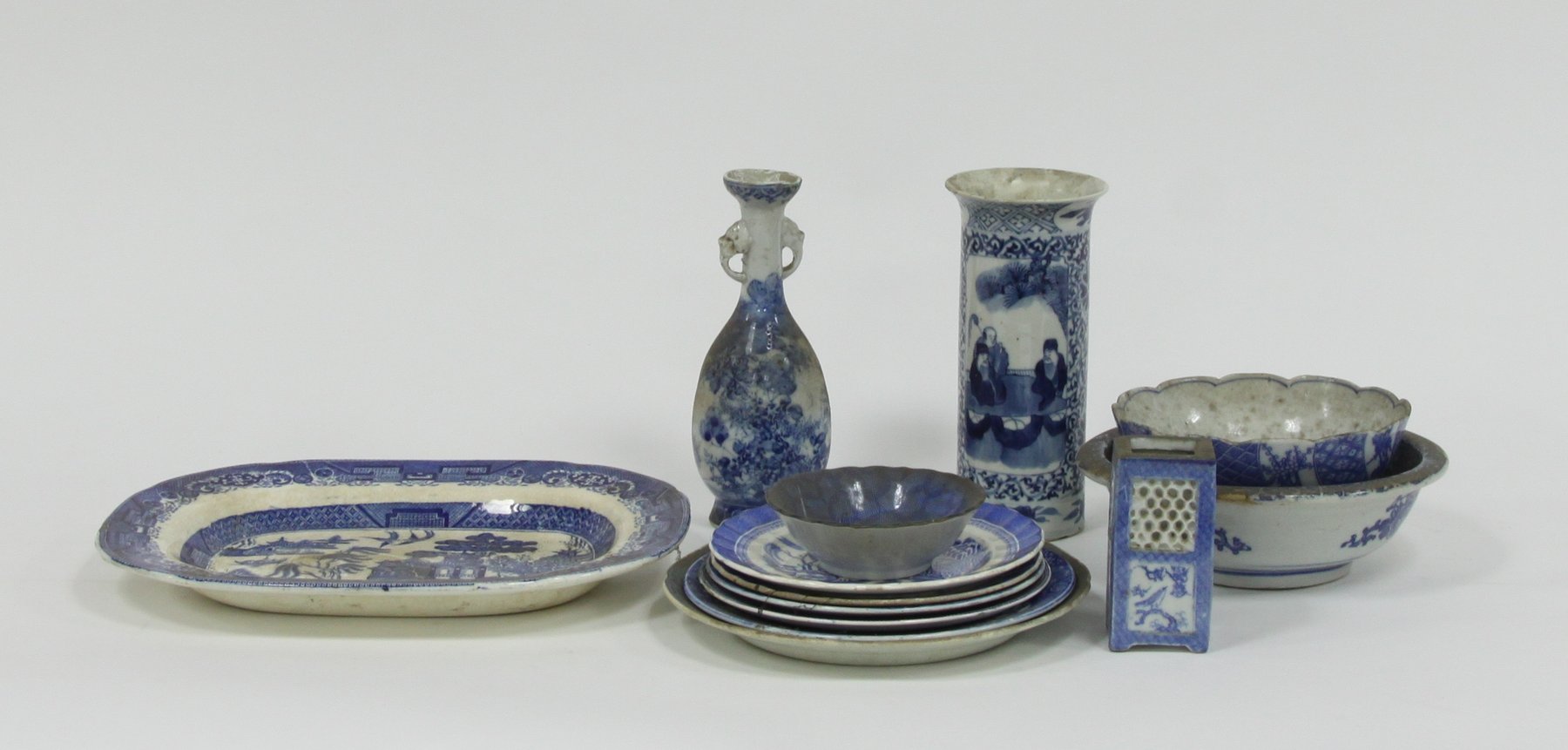 Appraisal: A quantity of Oriental blue and white ceramics