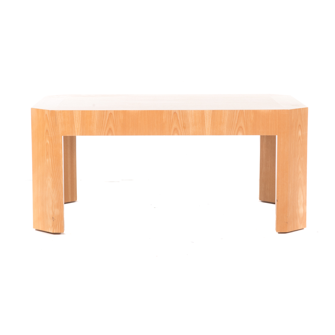 Appraisal: Contemporary maple wood coffee table th century flat top with