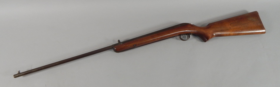 Appraisal: A BSA air rifle number C with walnut stock cm