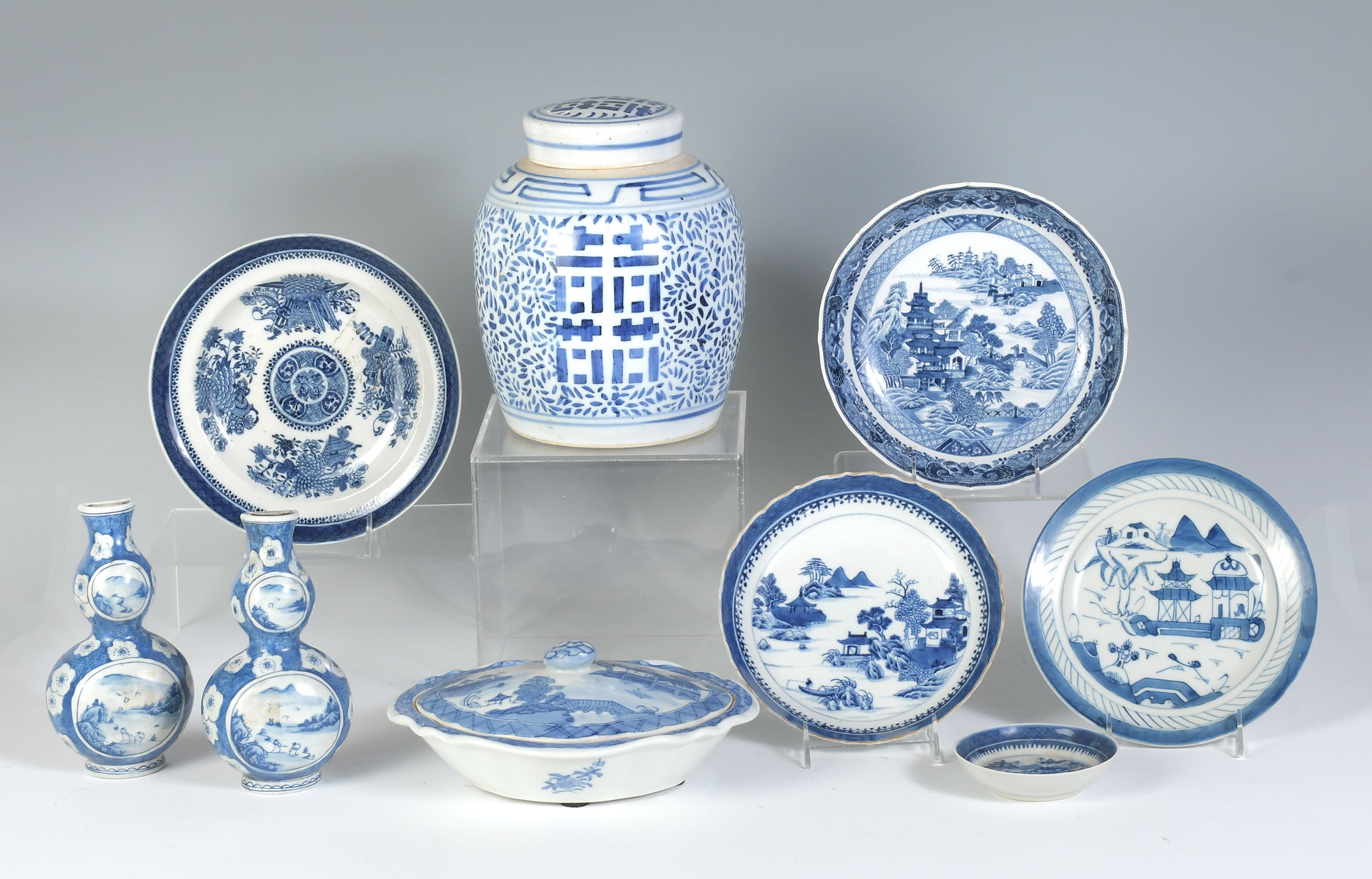 Appraisal: PC CHINESE BLUE WHITE PORCELAIN Comprising Wall pockets Covered dish