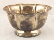 Appraisal: An American silver bowl with broad ribbed body and everted