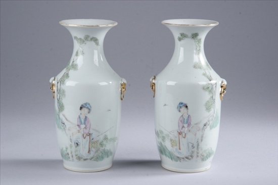 Appraisal: PAIR CHINESE FAMILLE ROSE PORCELAIN VASES Republic period maker's mark