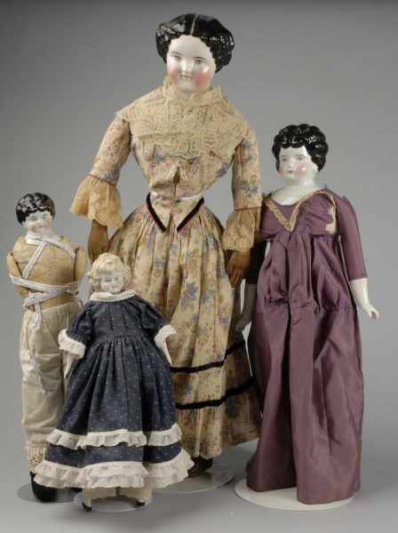 Appraisal: Lot of German China Shoulder Head Dolls Description Small blonde