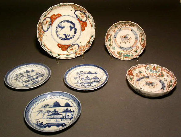 Appraisal: Six oriental porcelain plates and bowls largest diam