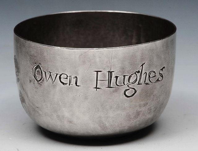 Appraisal: A JAMES II SILVER SMALL TUMBLER CUP of plain form