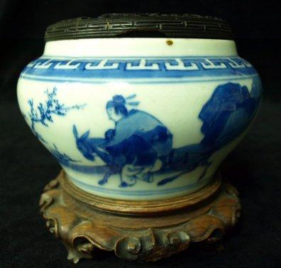 Appraisal: A mid th Century Chinese blue and white pot pourri