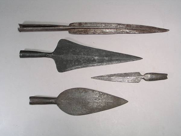 Appraisal: A lot of four spear heads th th century Comprising