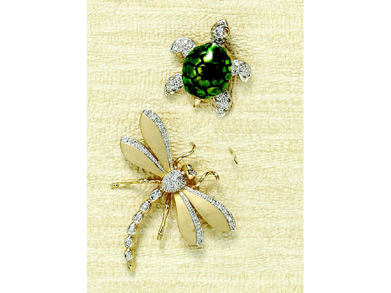 Appraisal: DIAMOND SCATTER PINS k yellow gold green enamel turtle set