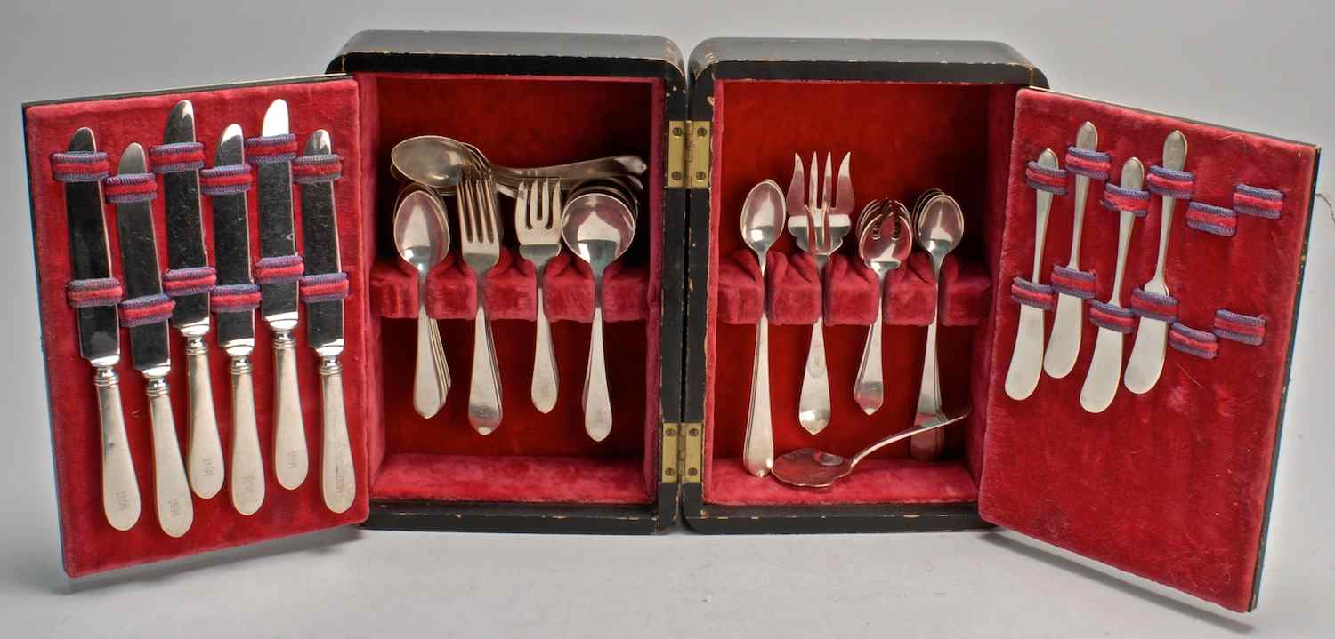 Appraisal: CASED STERLING SILVER PARTIAL FLATWARE SET BY STEIFFIn the Betsy