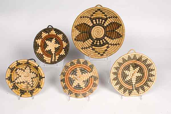 Appraisal: Hopi Second Mesa Baskets lot of coiled yucca with aniline