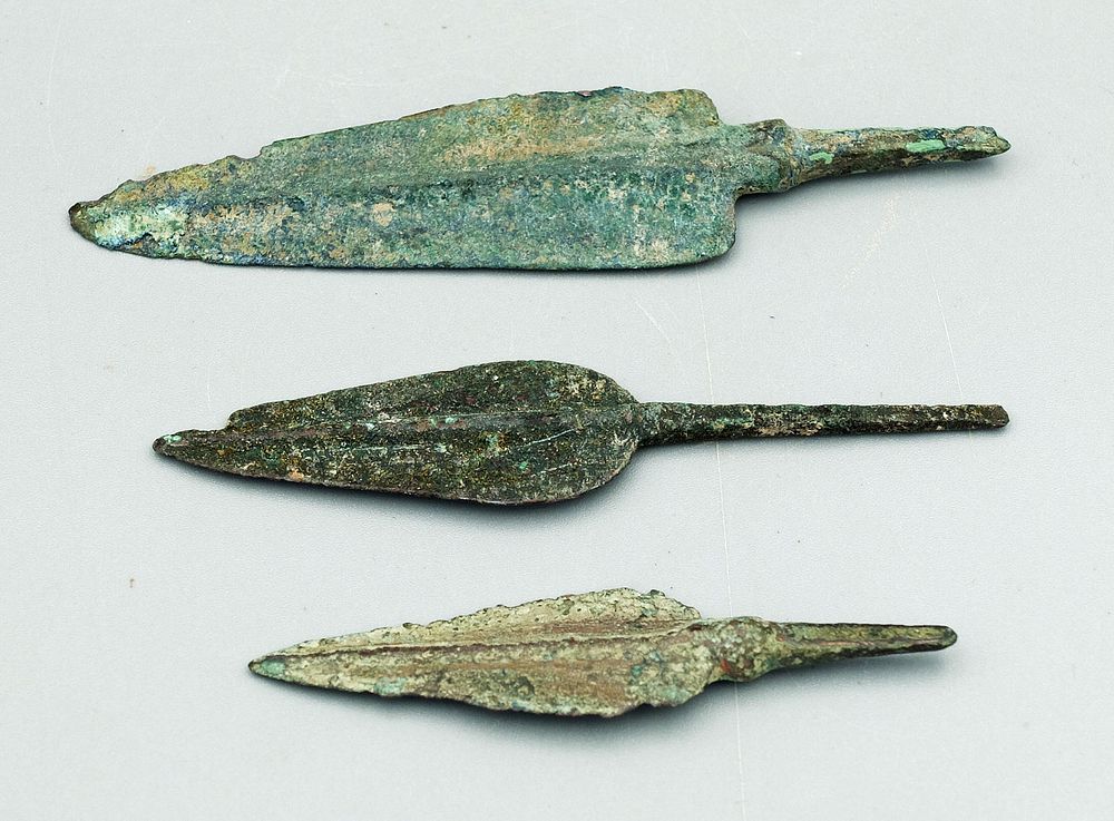 Appraisal: Bronze Luristan Arrowheads ca - BC A trio of fine