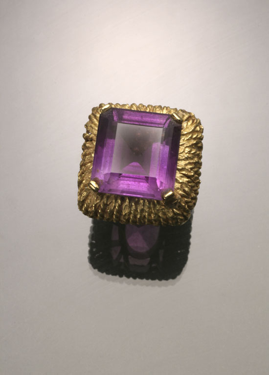 Appraisal: -Karat Yellow-Gold and Amethyst Dinner Ring Set with one large