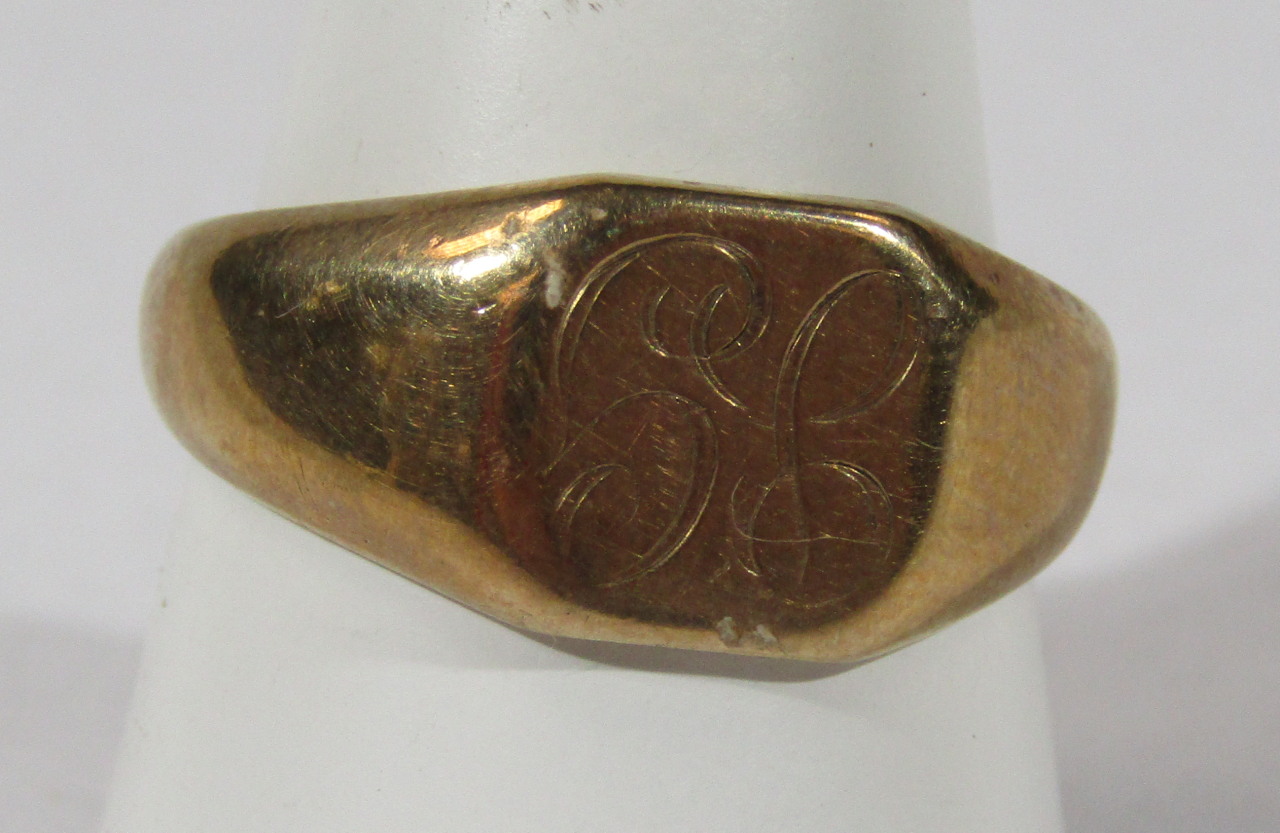 Appraisal: A ct gold gentleman's signet ring g