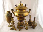 Appraisal: Brassware A samovar on square base ht cm a well