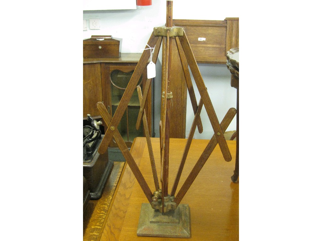 Appraisal: Wool winder