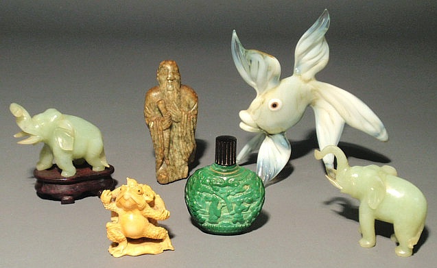 Appraisal: Group of oriental items- carved ivory turtle and toad jade