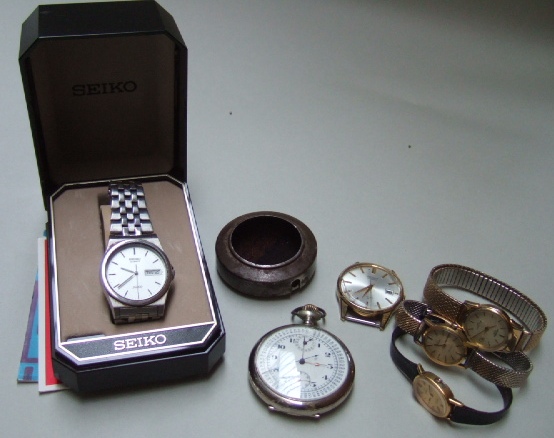 Appraisal: A gentleman's keyless wind openfaced thirty minute recording stop watch