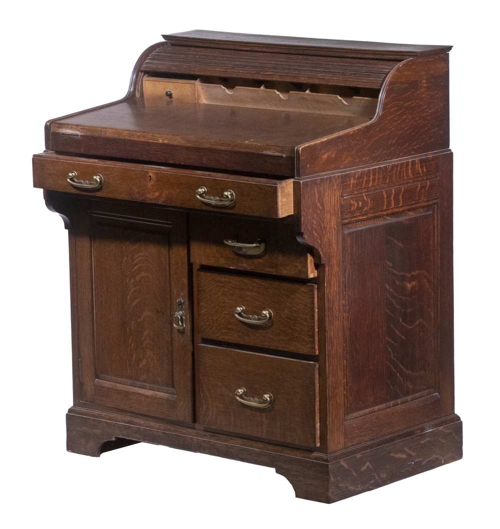 Appraisal: BRADFORD OAK ROLL TOP DESK Fold out front with tambour