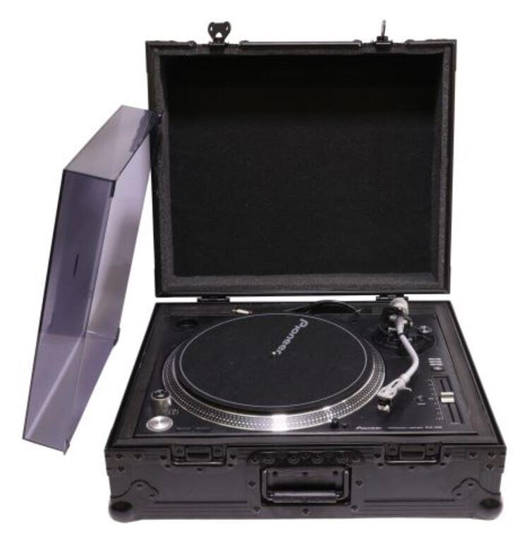 Appraisal: Pioneer PLX- professional turntable In black road case L W