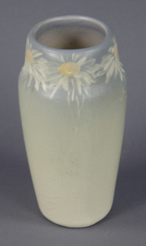 Appraisal: Weller Hudson Vase with DaisiesHaving light blue upper portion with