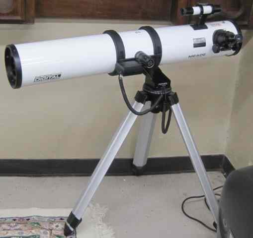 Appraisal: MEADE DS- REFRACTING TELESCOPE mounted on heavy-duty tripod Digital Series